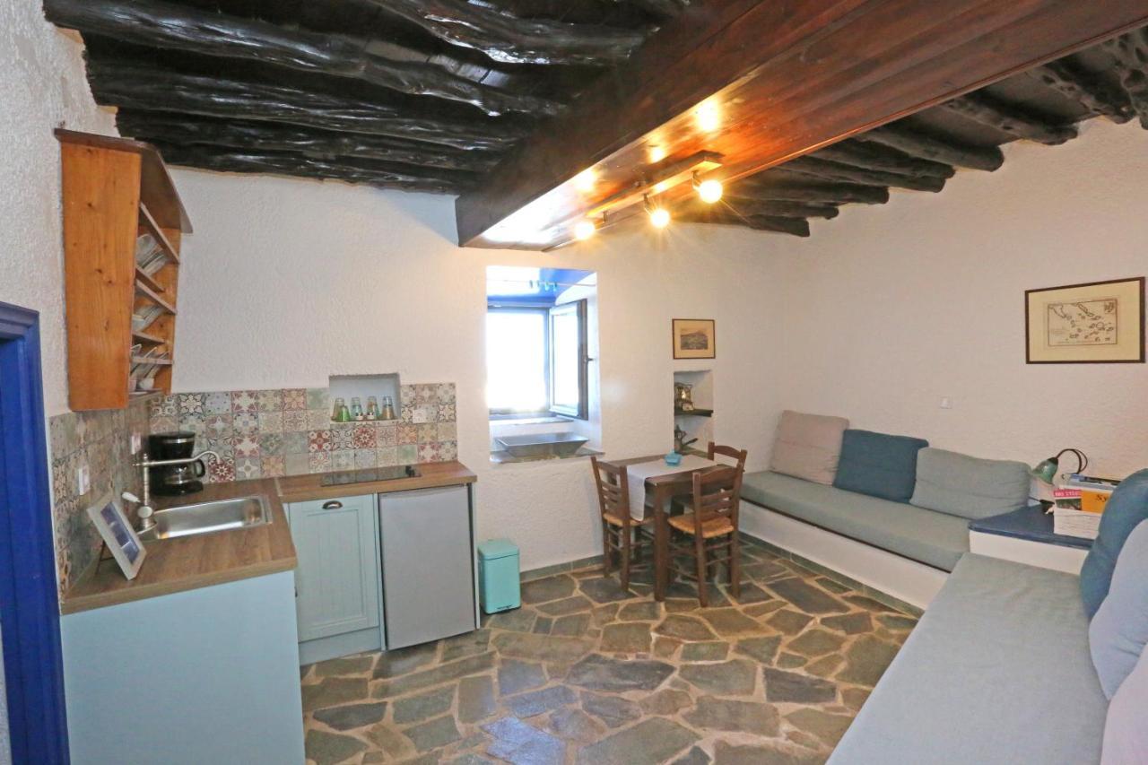 Le Petit Chateau 아노 시로스 외부 사진